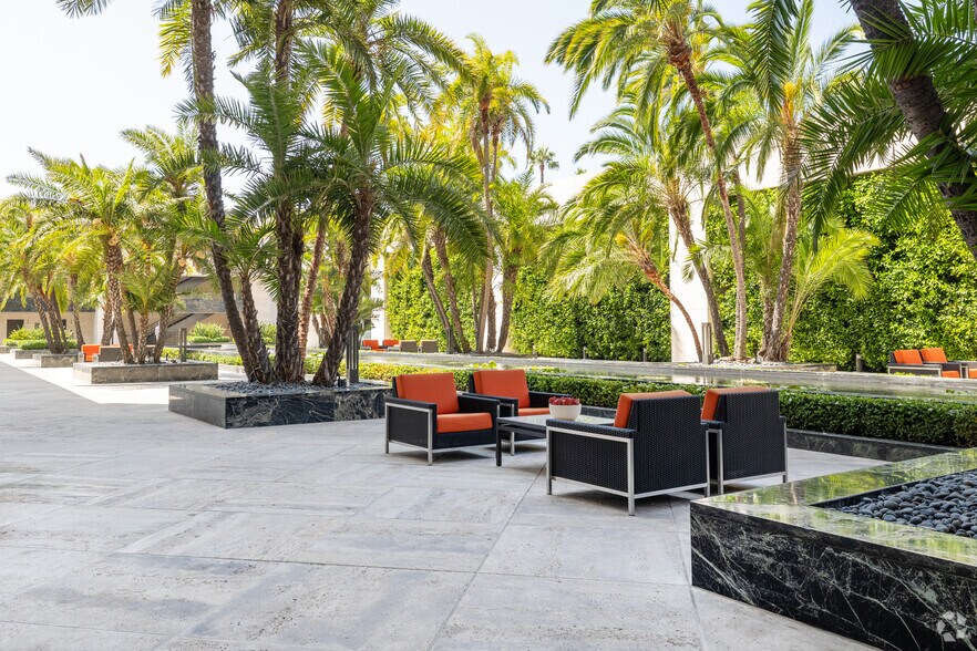 More Photos Of 11100 Santa Monica Blvd, Los Angeles Office For Lease