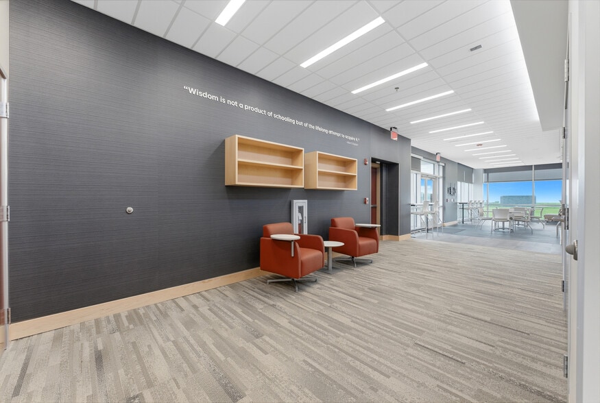 More Photos Of 423 Fortress Blvd, Morgantown Office For Sale