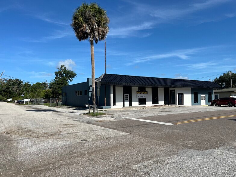 More Photos Of 19002 SW 1st St, Lutz Freestanding For Lease