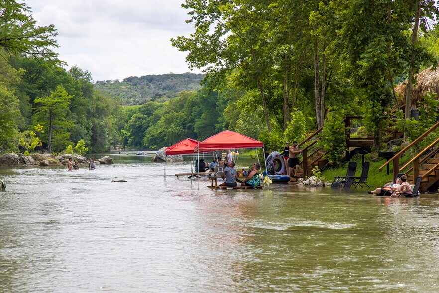 More Photos Of 7308 River Rd, New Braunfels Sports And Entertainment For Sale