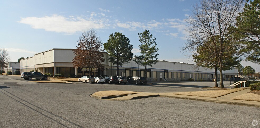 More Photos Of 3696 Knight Rd, Memphis Distribution For Lease