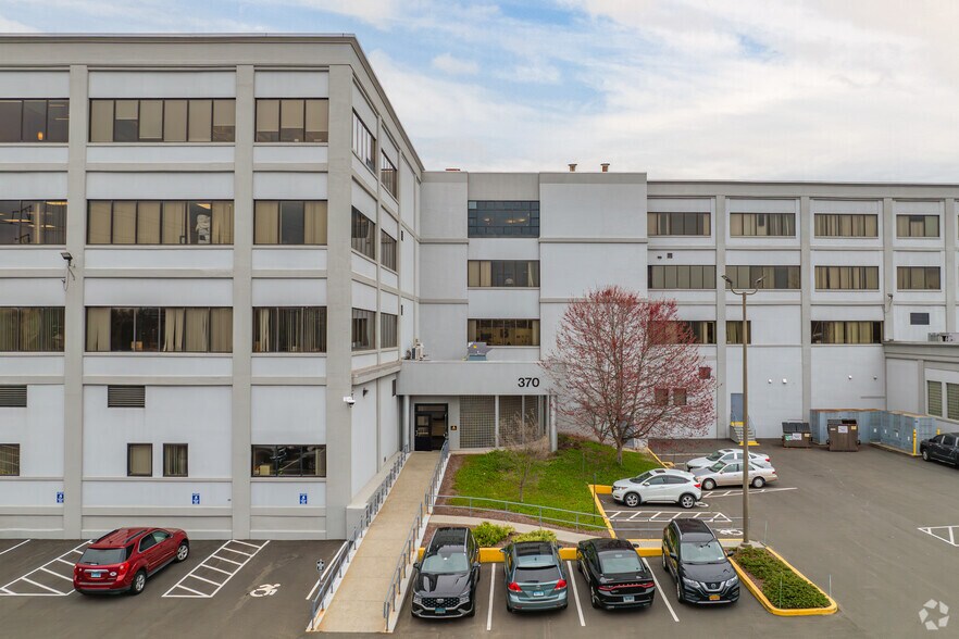More Photos Of 370 James St, New Haven Office For Lease