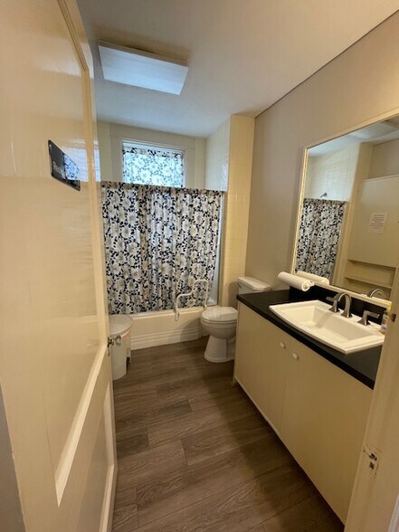 More Photos Of 217 Mocksville Ave, Salisbury Office Residential For Sale