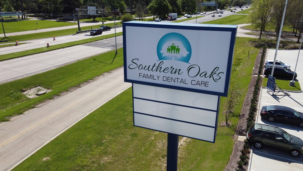 More Photos Of 8670 Airline Hwy, Baton Rouge Storefront Retail Office For Lease