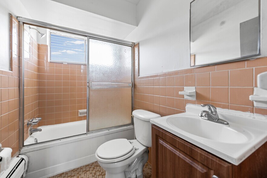 More Photos Of 19625 Conant, Detroit Apartments For Sale