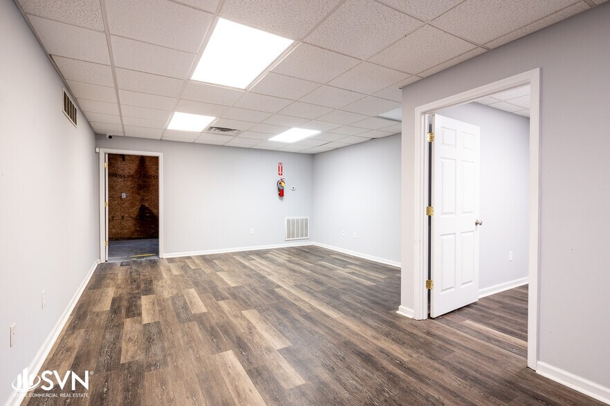 More Photos Of 351 United Ct, Lexington Manufacturing For Lease