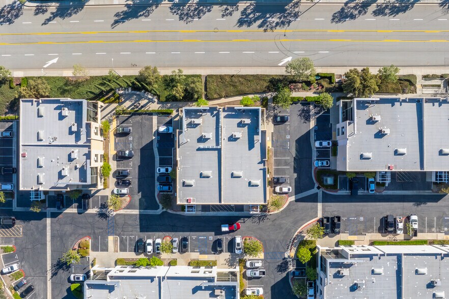 More Photos Of 27321-27327 Via Industria, Temecula Light Distribution For Lease