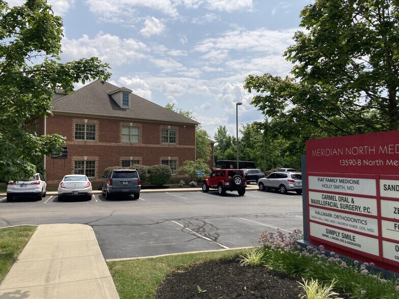 More Photos Of 13590 N Meridian St, Carmel Medical For Lease