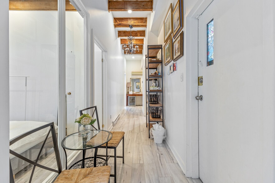 More Photos Of 1023 Rue Berri, Montréal Apartments For Sale