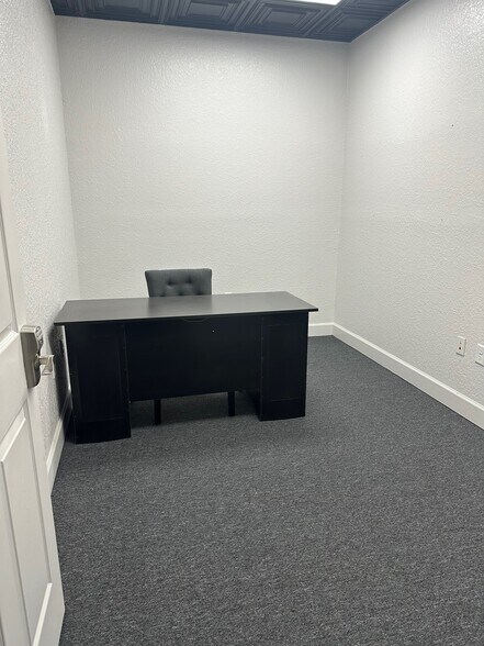More Photos Of 2506-2510 SE 17th St, Ocala Office For Lease