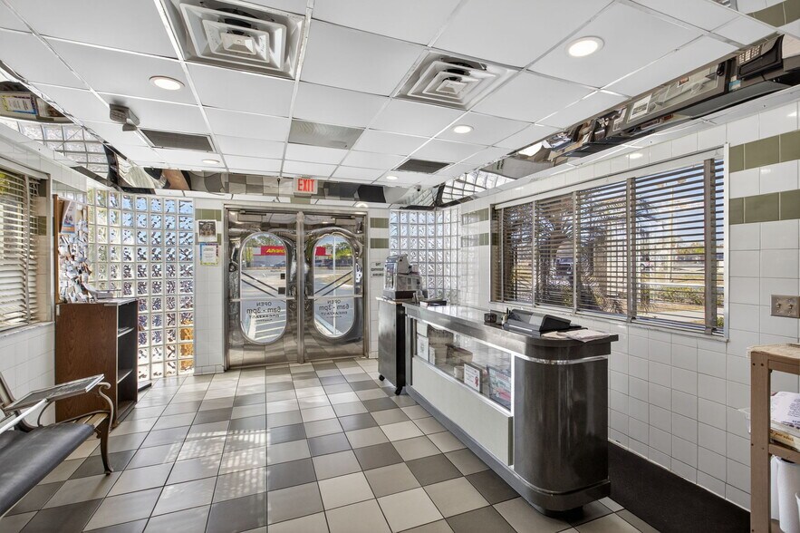 More Photos Of 4040 US Highway 27 S, Sebring Restaurant For Sale