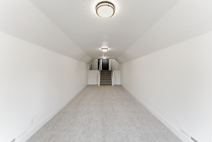 More Photos Of 2610 E Jasmine St, Meridian Flex For Sale