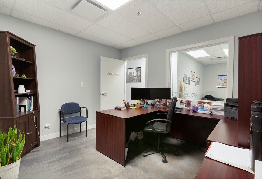 More Photos Of 11420 27th St SE, Calgary Medical For Lease