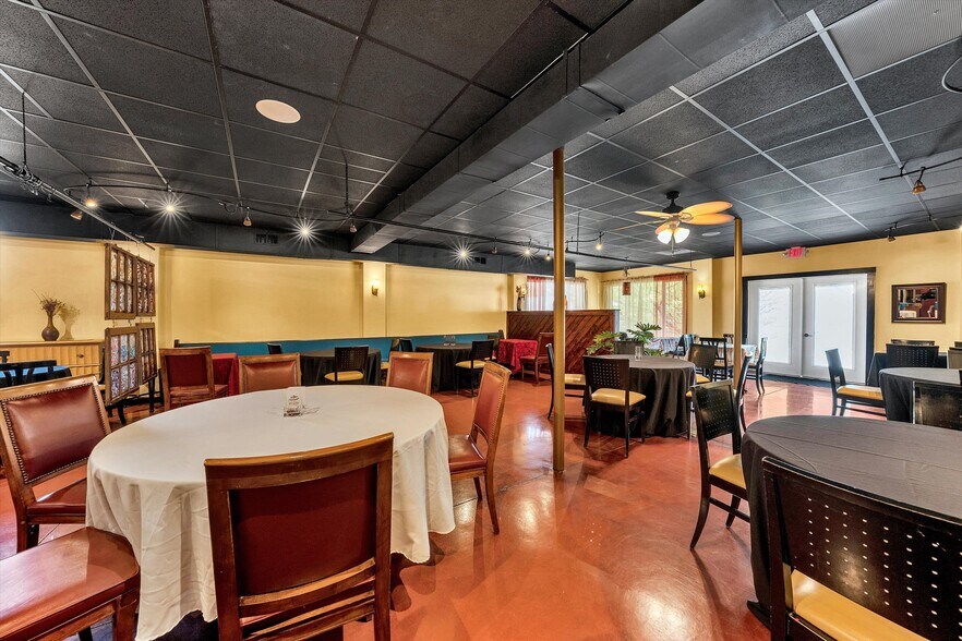 More Photos Of 106 Stoney Battery Rd, Troutville Restaurant For Sale