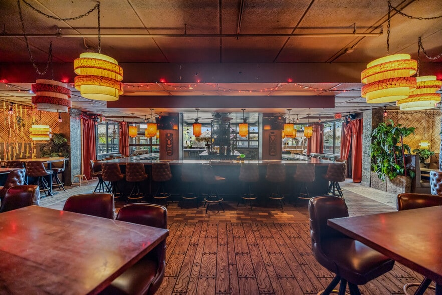 More Photos Of 1900 & 1924 Marshall St NE, Minneapolis Restaurant For Sale