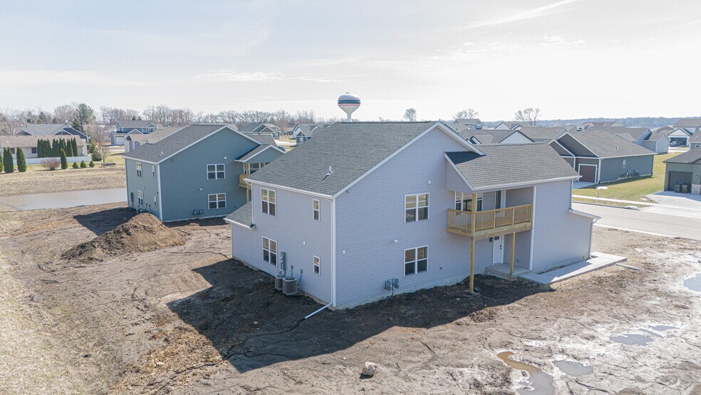 More Photos Of 68 E Ash Ln, Milton Multifamily For Sale