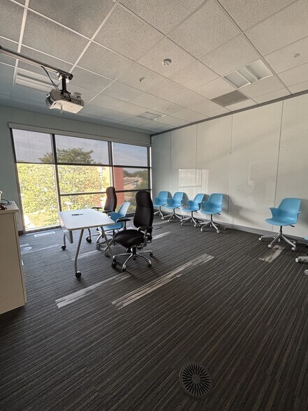 More Photos Of 302 S 4th St, Manhattan Office For Lease