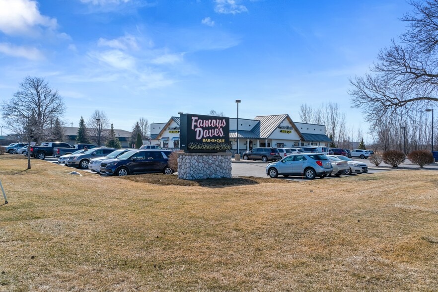 More Photos Of 5665 Bay Rd, Saginaw Restaurant For Sale