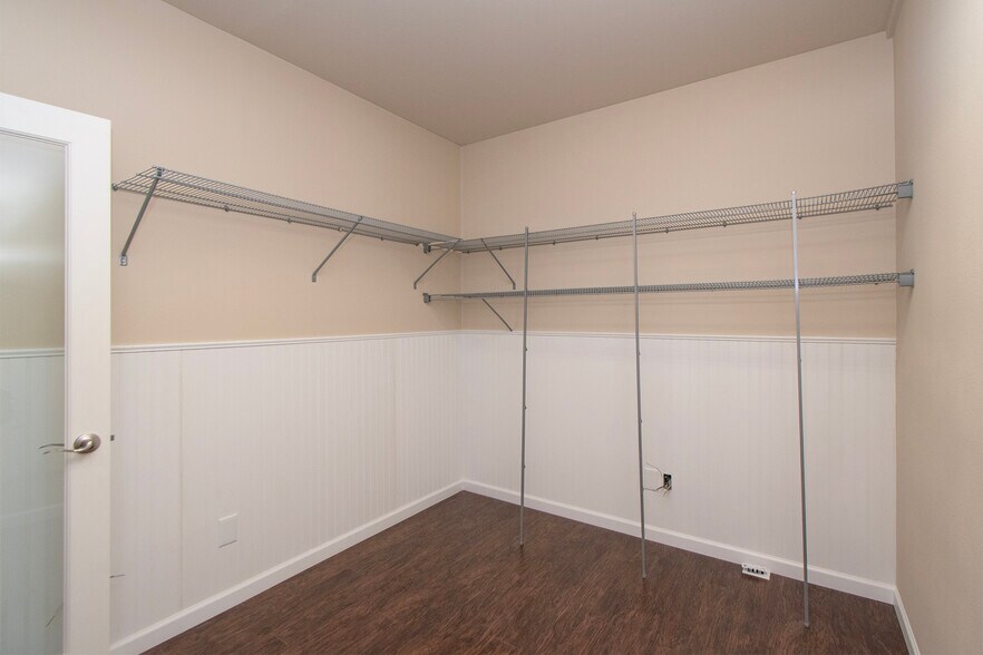 More Photos Of 495 Spruce St, Sequim Office For Sale