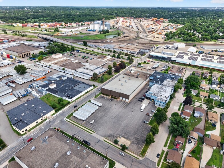 More Photos Of 2639 2nd St NE, Saint Anthony Manufacturing For Sale