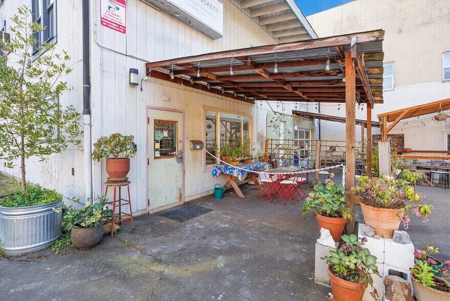 More Photos Of 3425 SE Yamhill St, Portland Loft Creative Space For Sale