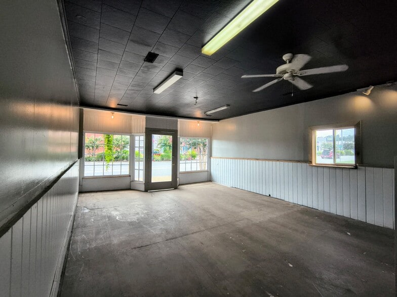 More Photos Of 202 E. North Main Street, Littleton General Retail For Sale