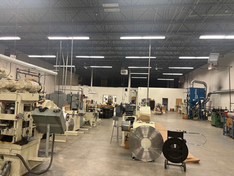 More Photos Of 33 Plan Way, Warwick Light Distribution For Lease