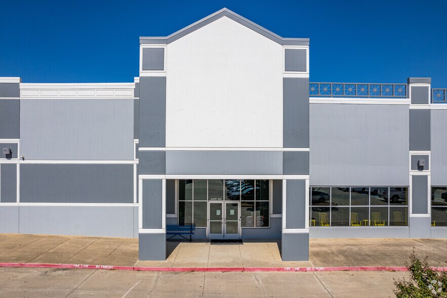 More Photos Of 8555 Airport Fwy, North Richland Hills Office For Sale