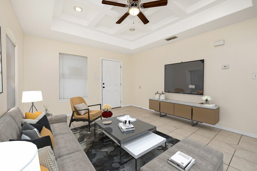 More Photos Of 3115 E Diamondhead Ave, Alton Apartments For Sale