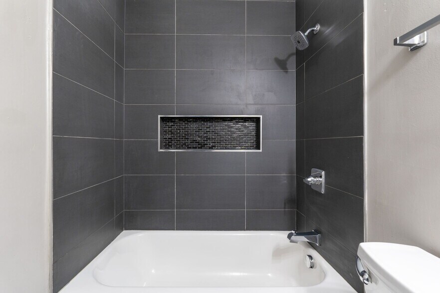 More Photos Of 1309 Fair Ave, Columbus Apartments For Sale