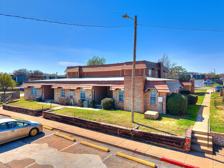 More Photos Of 7404 Lyrewood Ln, Oklahoma City Apartments For Sale