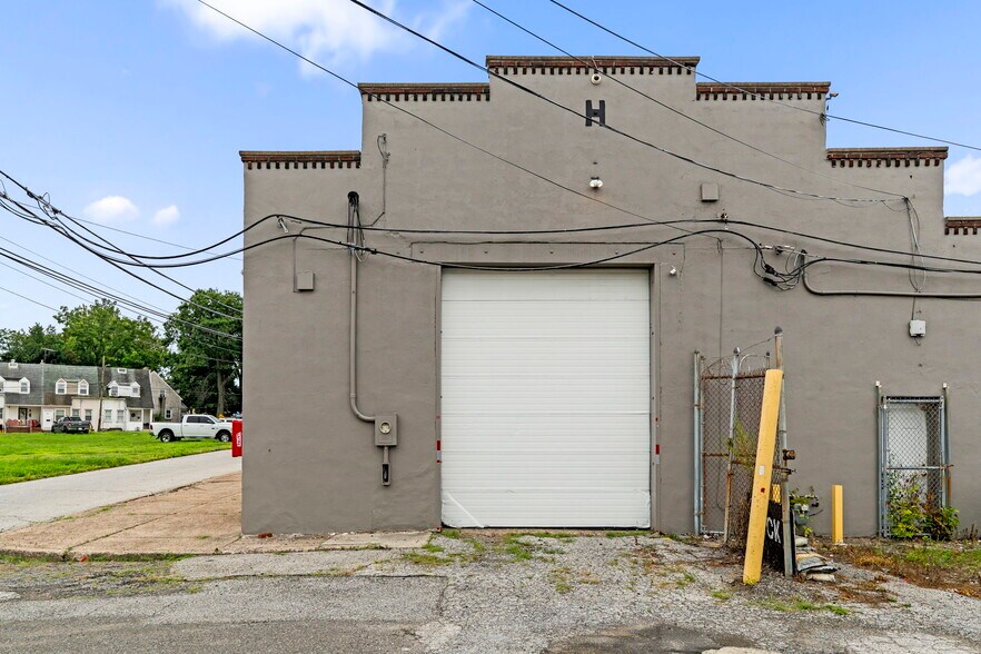 More Photos Of 1400 Remington St, Chester Warehouse For Lease