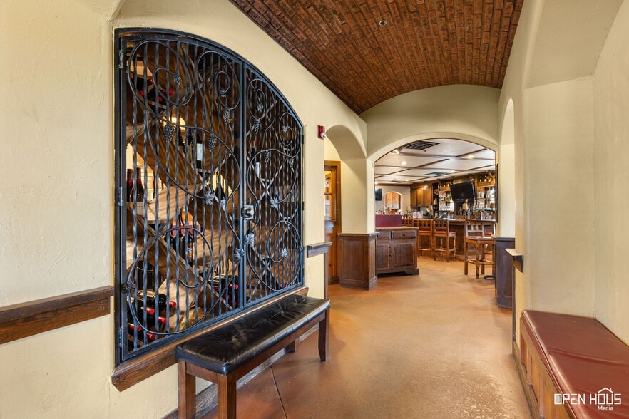 More Photos Of 4330 Kell Blvd, Wichita Falls Restaurant For Sale