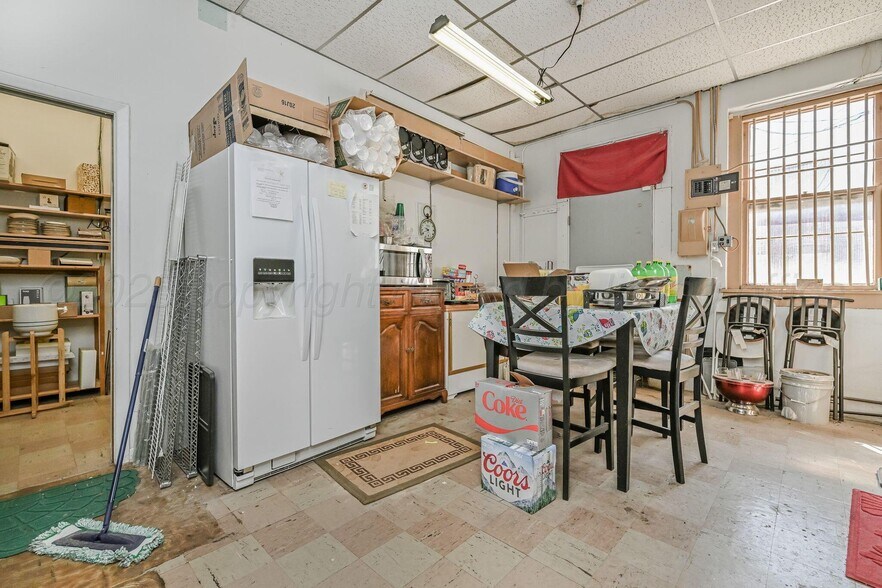 More Photos Of 119 W Kingsmill Ave, Pampa Storefront Retail Office For Sale