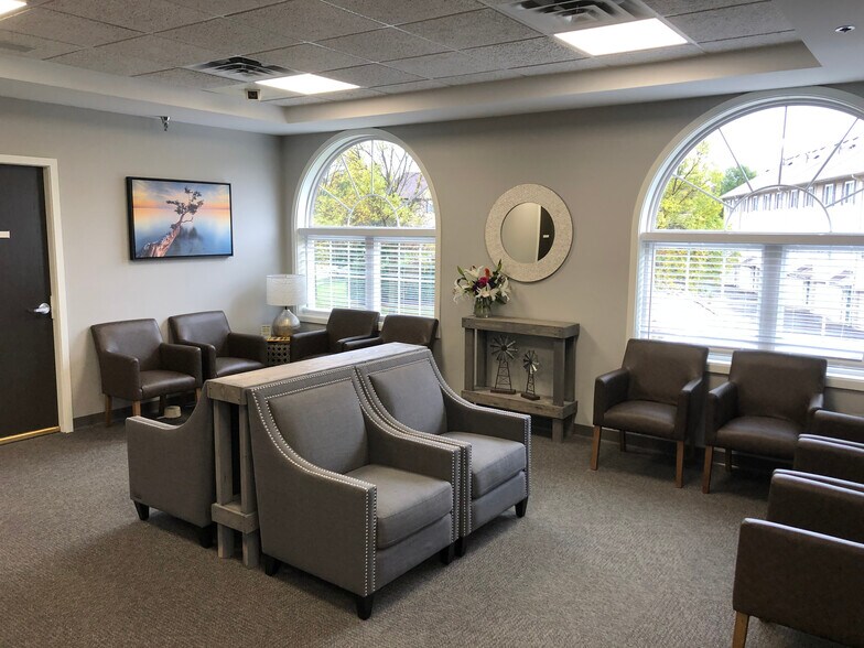 More Photos Of 6542 Regency Ln, Eden Prairie Office For Lease