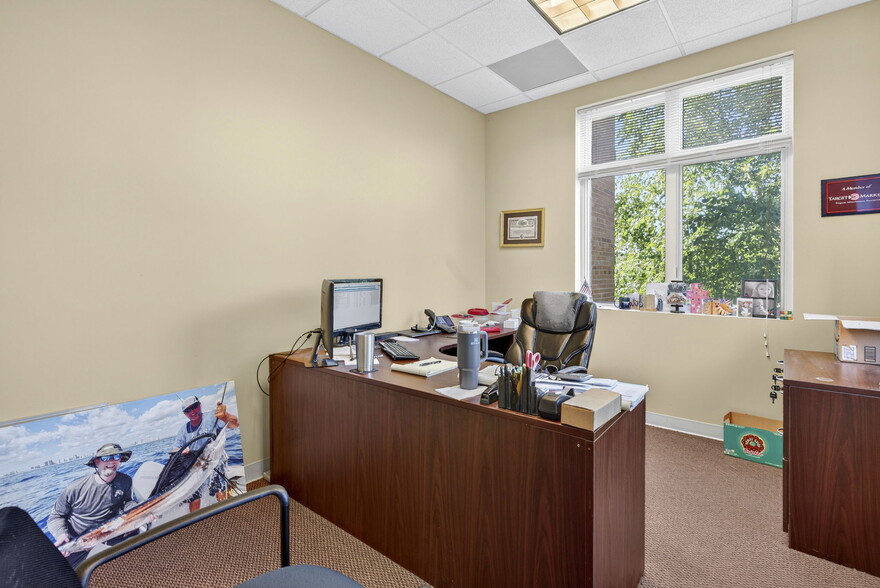 More Photos Of 46165 Westlake Dr, Sterling Medical For Sale