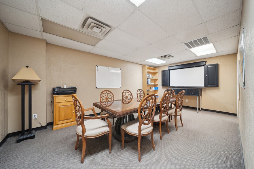 More Photos Of 4434-4437 S 74th Ave, Tulsa Warehouse For Sale