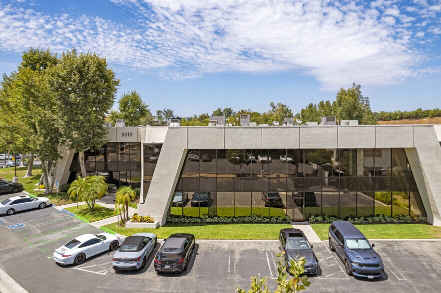 More Photos Of 5000 N Parkway Calabasas, Calabasas Unknown For Lease