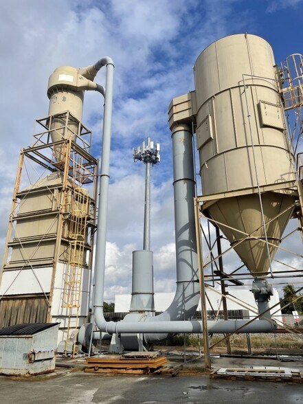 More Photos Of 5112 Georgia Ave, West Palm Beach Manufacturing For Sale