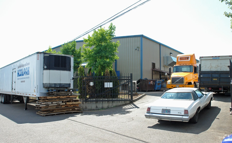 More Photos Of 4030 NE Buffalo St, Portland Warehouse For Sale