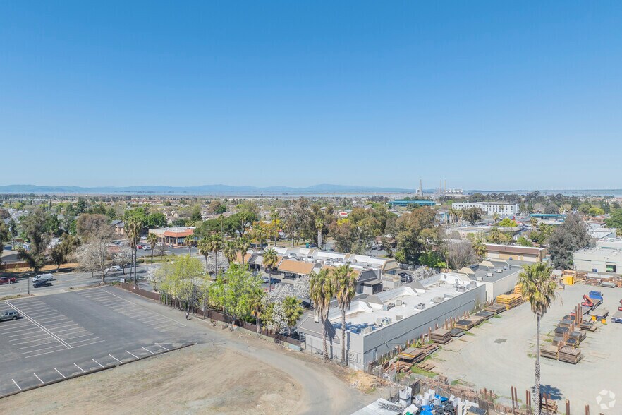 More Photos Of 2221-2239 Railroad Ave, Pittsburg Freestanding For Sale