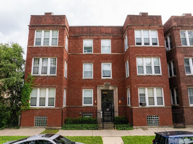 Primary Photo Of 1509 E 69th Pl, Chicago Apartments For Sale