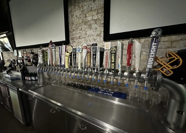 More Photos Of 107 S Lafayette St, Greenville Bar For Sale