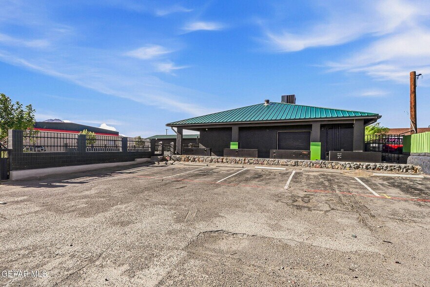 More Photos Of , Sunland Park Flex For Sale