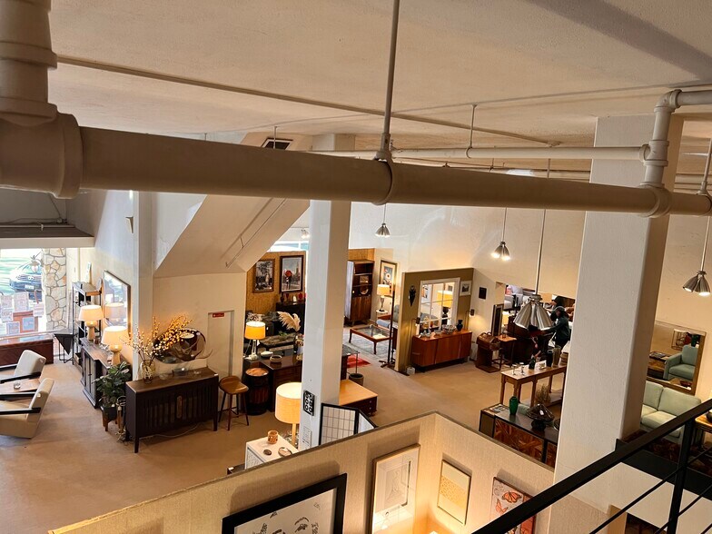 More Photos Of 233 SW 2nd St, Corvallis Storefront For Sale