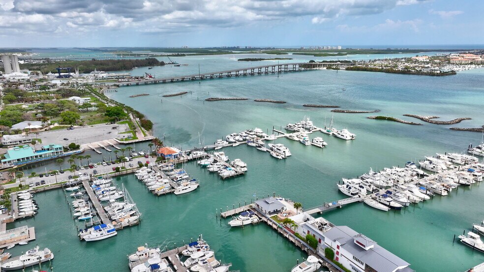 More Photos Of 129 N 5th St, Fort Pierce Storefront Retail Residential For Lease