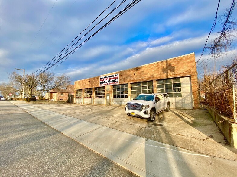 More Photos Of 1822-1836 Deer Park Ave, Deer Park Auto Repair For Sale