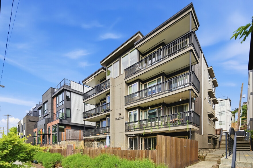 Primary Photo Of 2362 Franklin Ave, Seattle Apartments For Sale