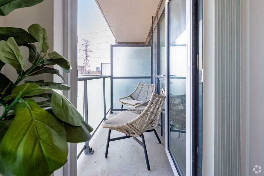 More Photos Of 5 Zappacosta Dr, Toronto Apartments For Lease