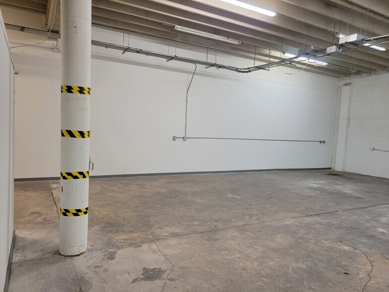 More Photos Of 818-838 NE 40th Ct, Oakland Park Warehouse For Lease